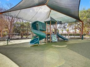 19151 N Hibiscus St, Weston FL 33332