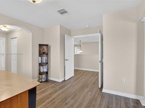 19151 N Hibiscus St, Weston FL 33332