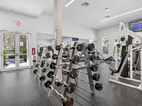 19151 N Hibiscus St, Weston FL 33332
