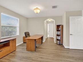 19151 N Hibiscus St, Weston FL 33332