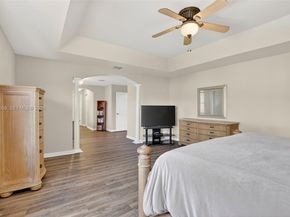 19151 N Hibiscus St, Weston FL 33332