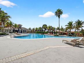 19151 N Hibiscus St, Weston FL 33332