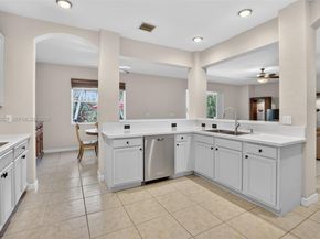 19151 N Hibiscus St, Weston FL 33332
