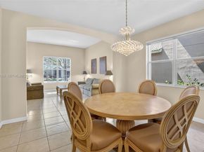 19151 N Hibiscus St, Weston FL 33332