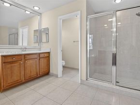 19151 N Hibiscus St, Weston FL 33332