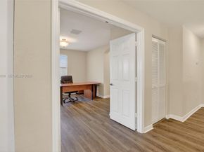 19151 N Hibiscus St, Weston FL 33332