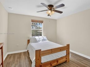 19151 N Hibiscus St, Weston FL 33332