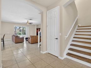 19151 N Hibiscus St, Weston FL 33332