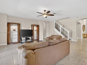 19151 N Hibiscus St, Weston FL 33332