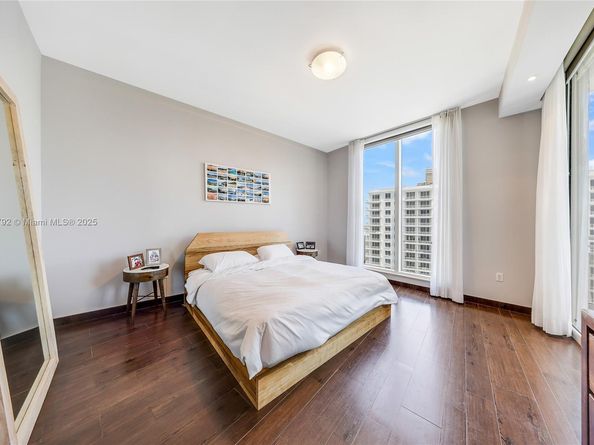 901 Brickell Key Blvd 3002, Miami FL 33131