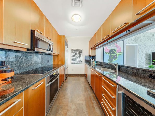 901 Brickell Key Blvd 3002, Miami FL 33131