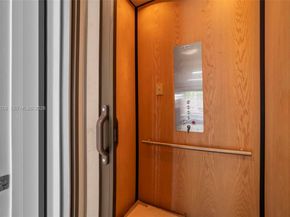 542 NE 17th Ave, Fort Lauderdale FL 33301