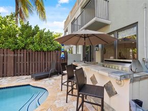 542 NE 17th Ave, Fort Lauderdale FL 33301