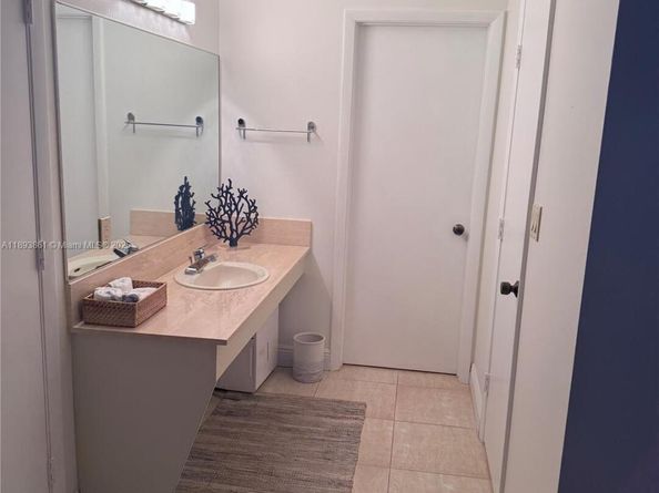 1201 S Ocean Dr 1609S, Hollywood FL 33019
