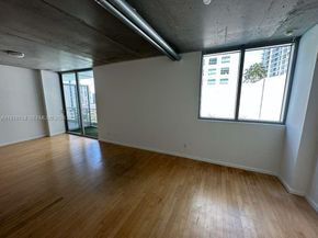 690 SW 1st Ct 1128, Miami FL 33130