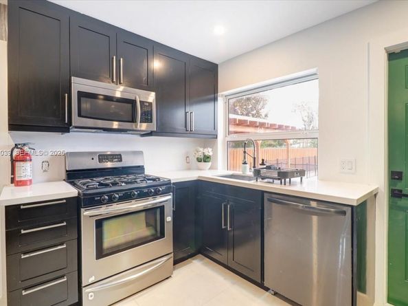 2215 Cleveland St, Hollywood FL 33020