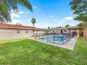 2215 Cleveland St, Hollywood FL 33020