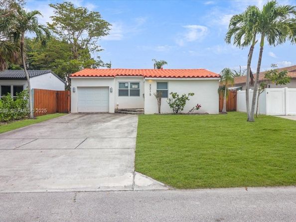 2215 Cleveland St, Hollywood FL 33020