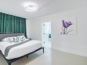 2215 Cleveland St, Hollywood FL 33020