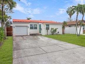 2215 Cleveland St, Hollywood FL 33020