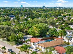 2215 Cleveland St, Hollywood FL 33020