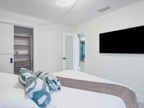 2215 Cleveland St, Hollywood FL 33020