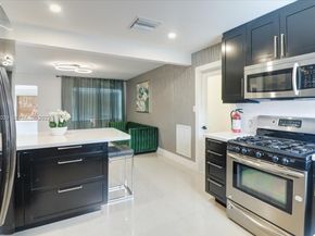 2215 Cleveland St, Hollywood FL 33020