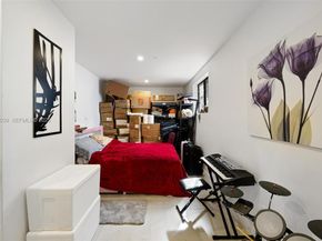 2215 Cleveland St, Hollywood FL 33020