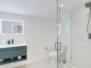 2215 Cleveland St, Hollywood FL 33020