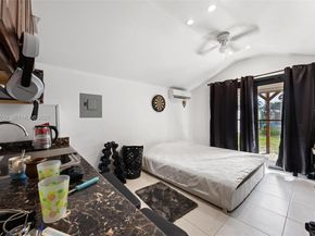 2215 Cleveland St, Hollywood FL 33020