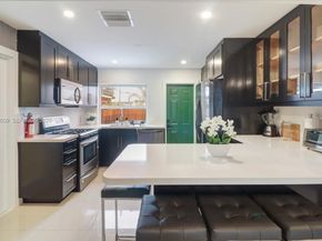 2215 Cleveland St, Hollywood FL 33020