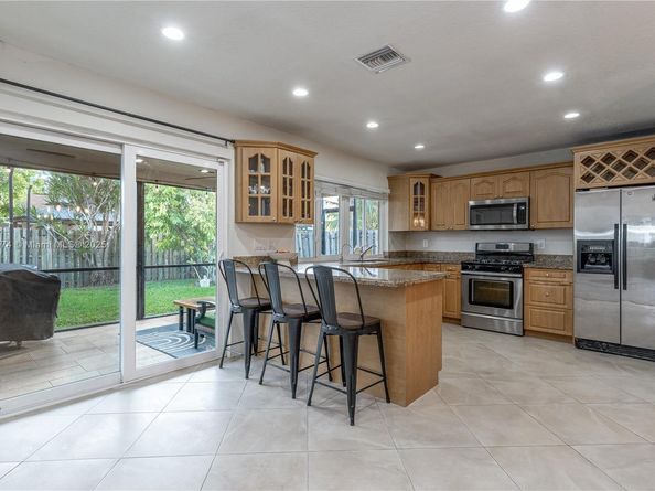 11710 NW 41st St, Sunrise FL 33323