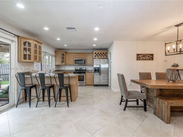 11710 NW 41st St, Sunrise FL 33323