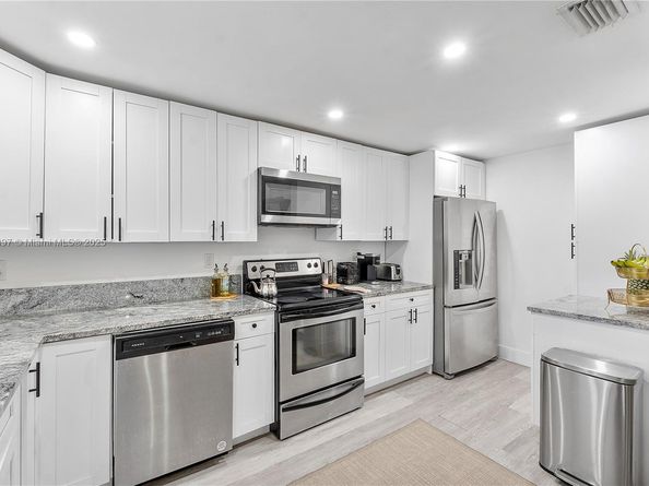 1101 NW 40th St, Miami FL 33127