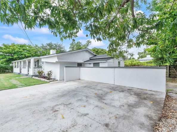 1101 NW 40th St, Miami FL 33127