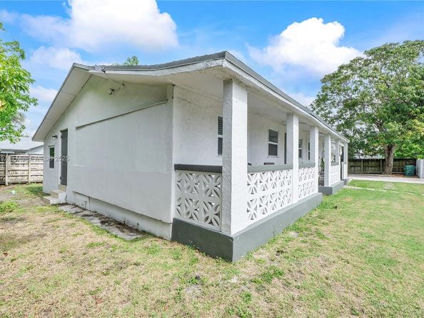 1101 NW 40th St, Miami FL 33127