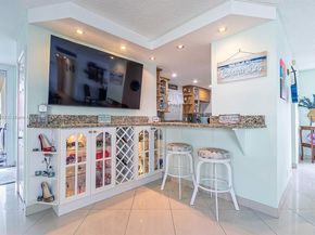 121 Golden Isles Dr 201, Hallandale Beach FL 33009