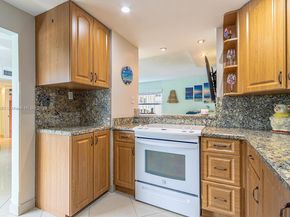 121 Golden Isles Dr 201, Hallandale Beach FL 33009