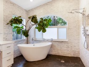 5100 SW 75th St, Miami FL 33143