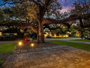 5100 SW 75th St, Miami FL 33143