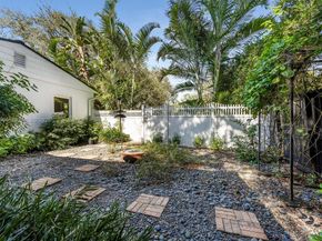 5100 SW 75th St, Miami FL 33143