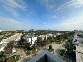 13499 Biscayne Blvd 1013, North Miami FL 33181