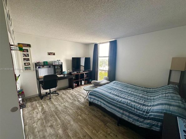 13499 Biscayne Blvd 1013, North Miami FL 33181