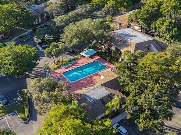 4133 S Carambola Cir S G203, Coconut Creek FL 33066