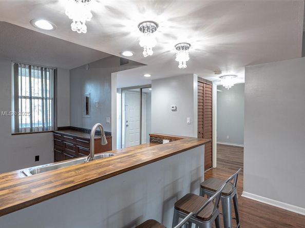 4133 S Carambola Cir S G203, Coconut Creek FL 33066