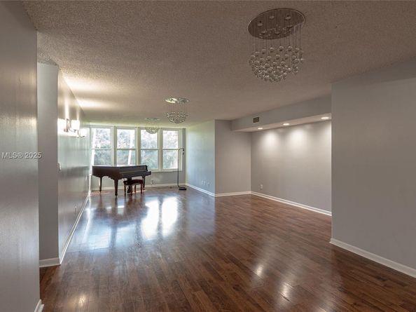 4133 S Carambola Cir S G203, Coconut Creek FL 33066