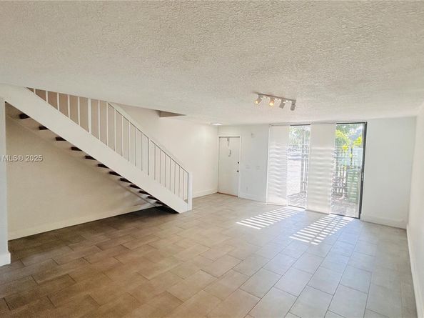 1666 NW 113th Way, Pembroke Pines FL 33026