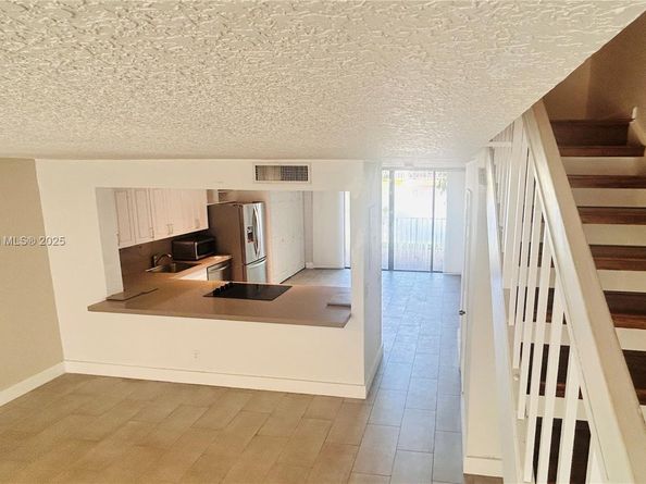1666 NW 113th Way, Pembroke Pines FL 33026