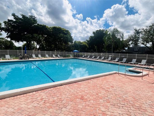 1666 NW 113th Way, Pembroke Pines FL 33026
