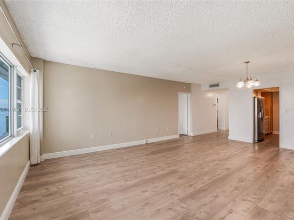 1700 NE 105th St 505, Miami Shores FL 33138